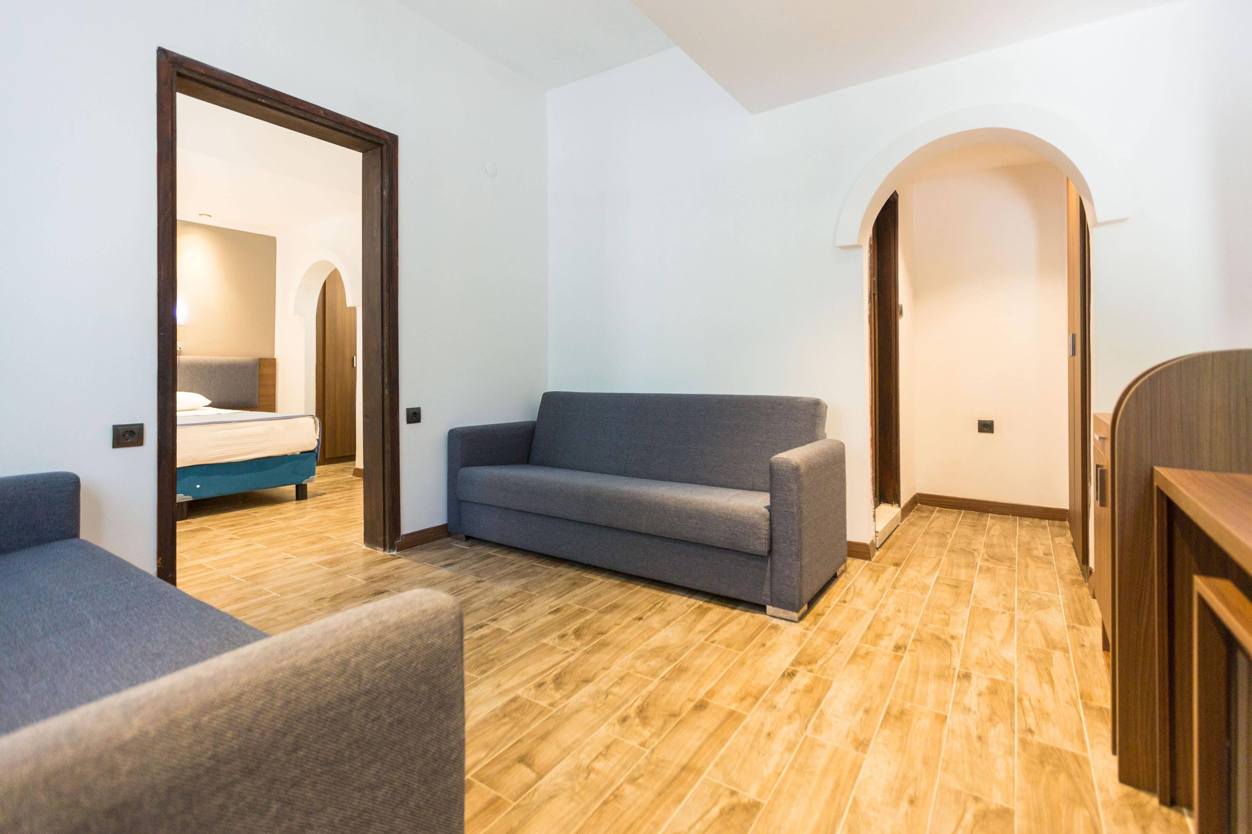 Risus Garden Marina Hotel Kusadasi Exterior photo